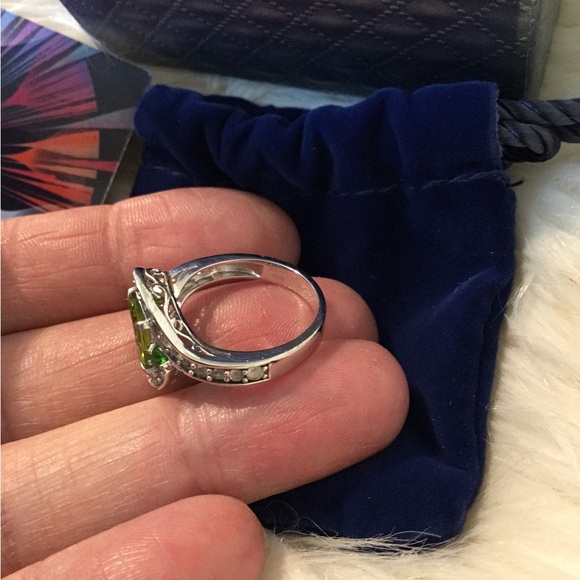 Vintage New 925 Gem Insider Natural Peridot & White Topaz Halo Ring